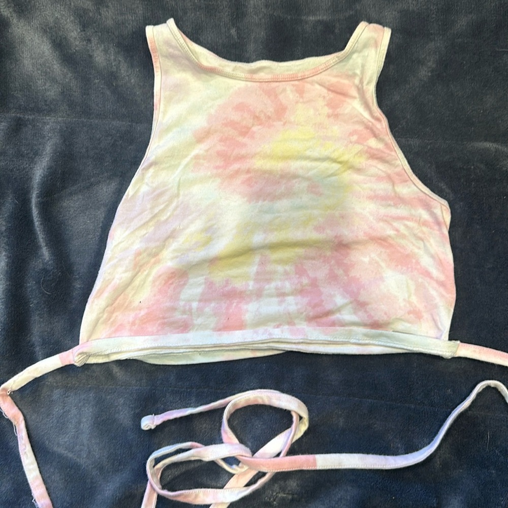 Tie Dye Hollister crop top size medium EUC